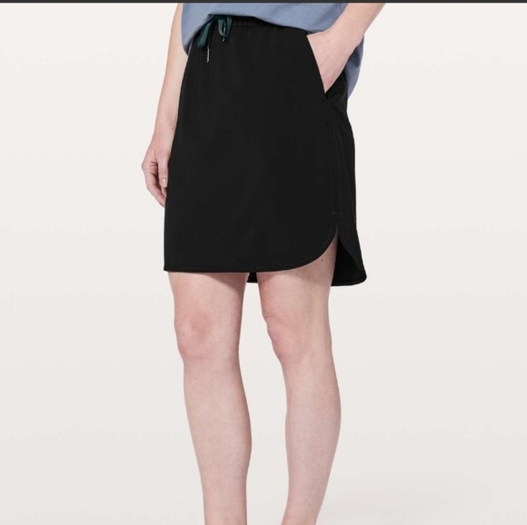 lululemon athletica Dresses & Skirts - LULULEMON On The Fly Skirt *21"